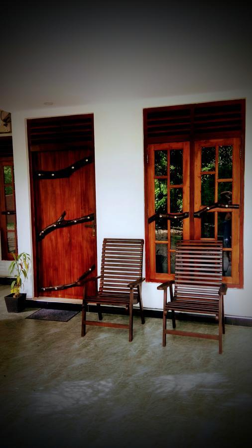 Induwara Safari Resort Udawalawe Esterno foto