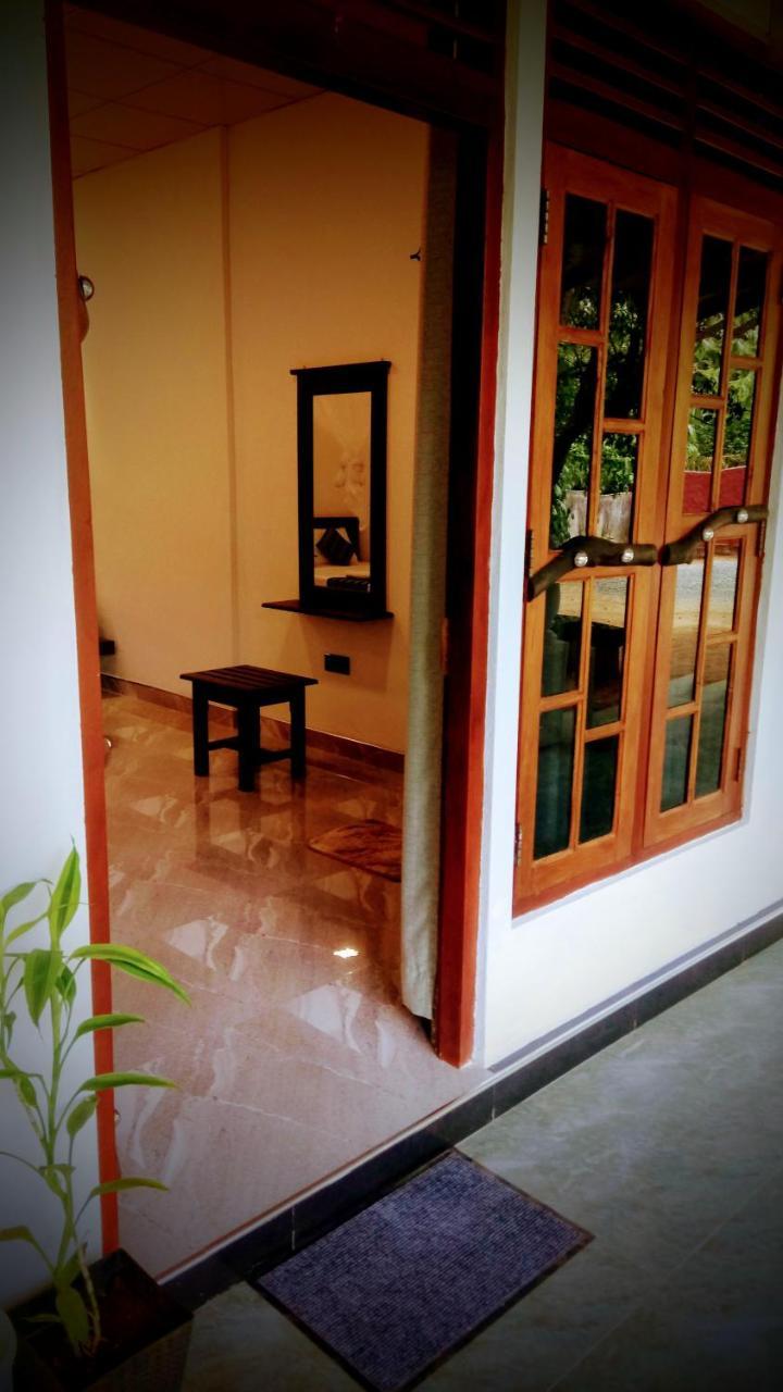 Induwara Safari Resort Udawalawe Esterno foto