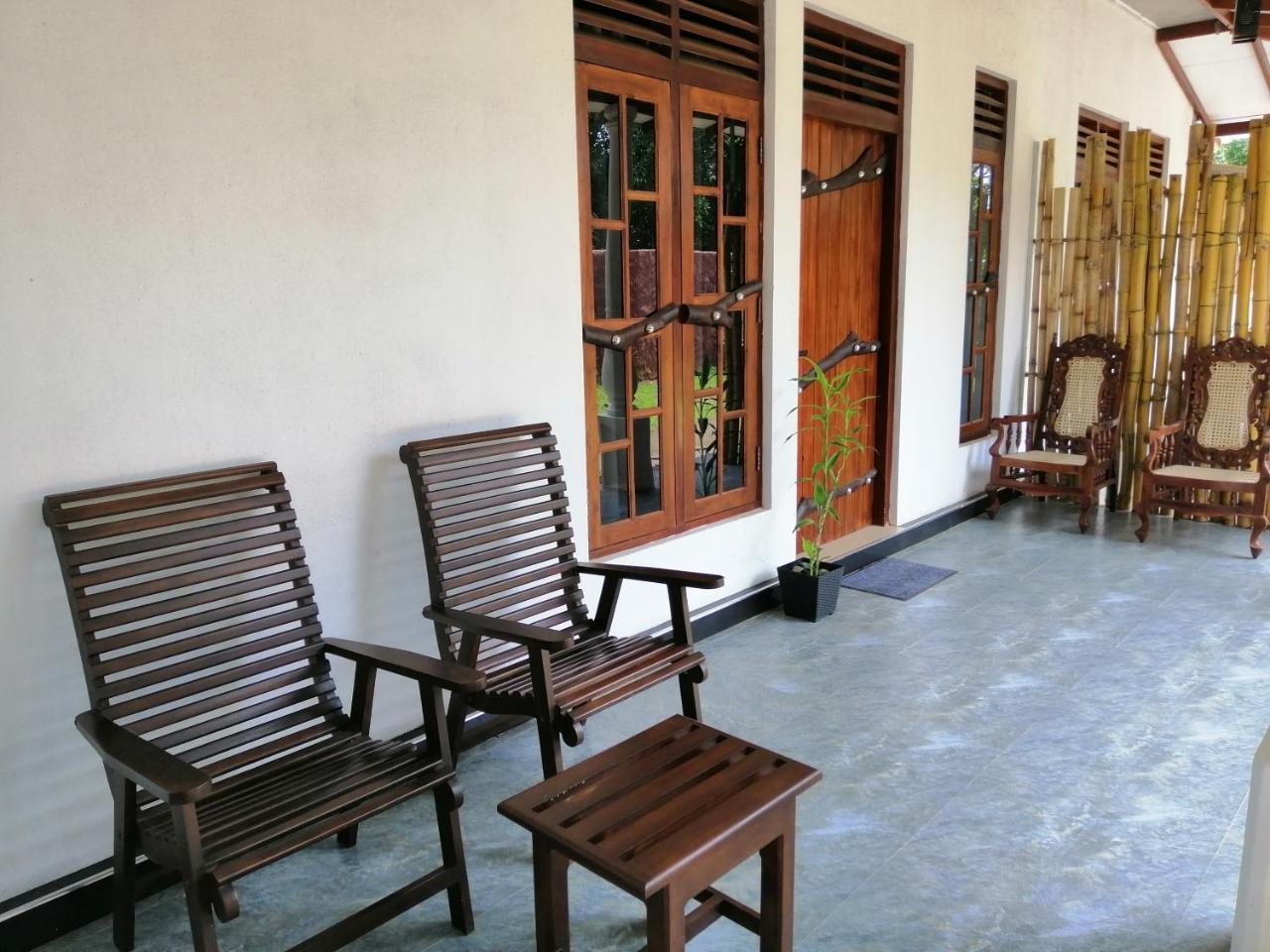 Induwara Safari Resort Udawalawe Esterno foto